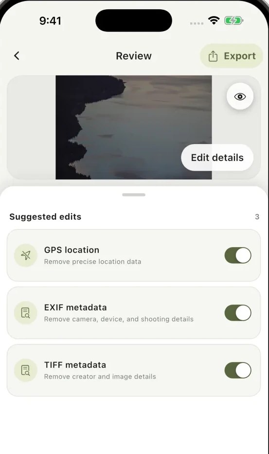 Cloakshot Review with GPS location, EXIF metadata and TIFF metadata removal selected.